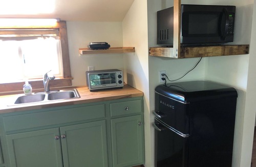 Henrieville Cabin | Newly Restored Vintage Cabin near Bryce, Grand Staircase. Great views!