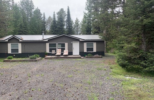 Wagon Wheel Cabin | Nice cabin on large wooded lot near Cascade Reservoir-park, beach, & boat ramp
