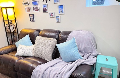 Kirkland House | Nice, clean and cozy place to stay with family and friends