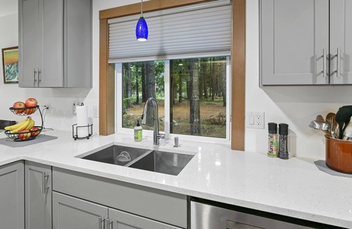 Enumclaw House | No Cleaning Fee! Newly renovated cabin near Mt. Rainier. Sleeps 10!