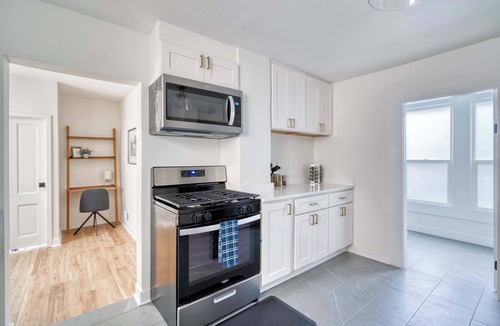 Uptown House | Nob Hill Retreat - Steps to NW 23rd Shops & Fast Wifi