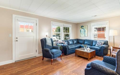 Prineville House | Noble House by Stahancyk House
