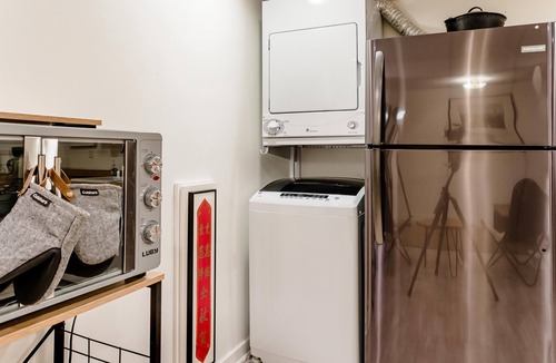 Irvington House | Nomads Nest - 2bdr, 1 mile from Convention Center