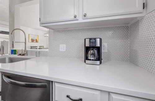 Sunset House | North End Gem w/Hot Tub, Fast Wifi, GameRoom, Fire Pit