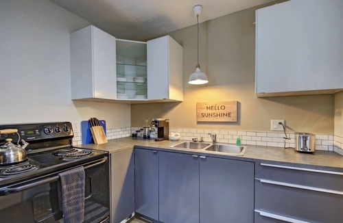 North End House | NorthEnd Cozy Boho Bliss Near BSU 1 bedroom