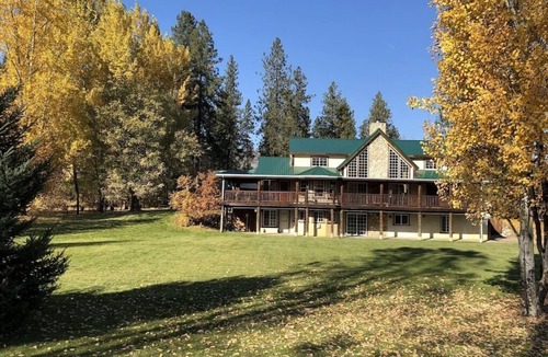 Marble Cabin | Northern Lights 4-Bedroom Lodge