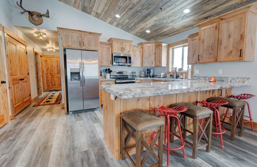Island Park Cabin | Northern Lights Retreat+7brms+AC+hotub+30milesYNP