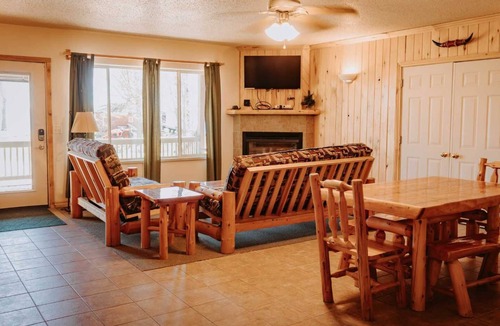 Puposky Villa | Northwoods Group Lodging – Ideal for Large Families