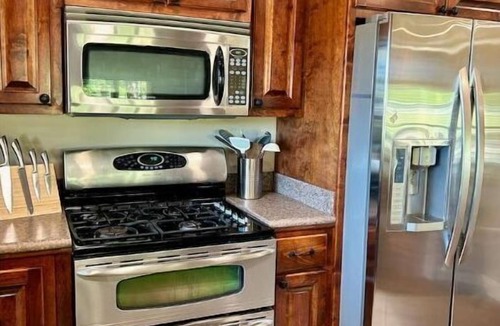 D'Iberville House | Nostalgic Gulf Coast Getaway Convenient Location! Sleeps 6 Modern Conveniences