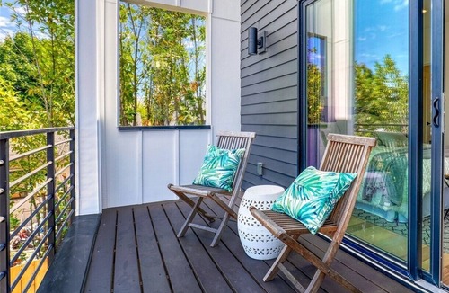 West End House | nUpscale - New Build - Puget Sound View - EV Home#2