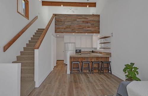 River West House | NW Bend furnished home. Walk to river, downtown, restaurants, breweries, etc