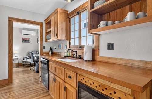 Old Bend Cottage | Oak Millhouse - Beautifully restored home in Downtown Old Bend