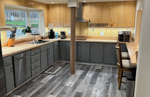 Oakridge Apartment | Oakridge Adventure Basecamp