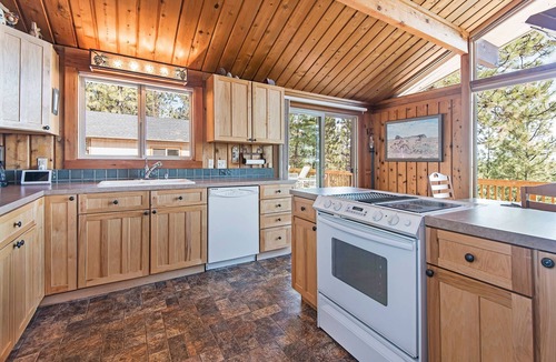 Sisters House | Oasis In The Pines - Private Pool