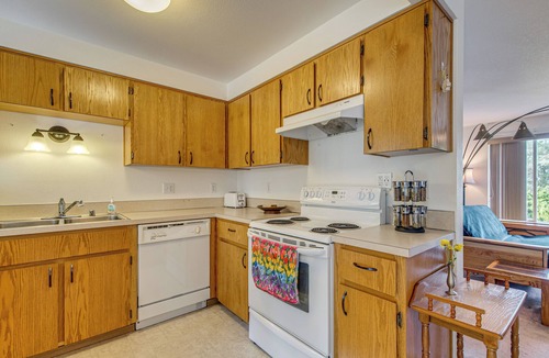 Ocean City House | Ocean City Home w/Fenced Yard: 1 Mi to Beach!