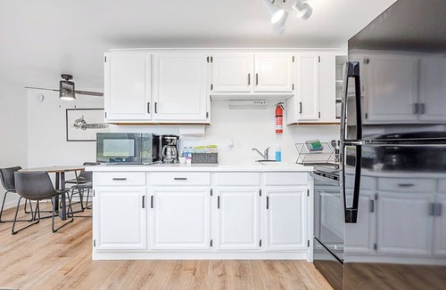 Ocean Shores Ski Chalet | Ocean Shores cozy chalet located within steps from the beach