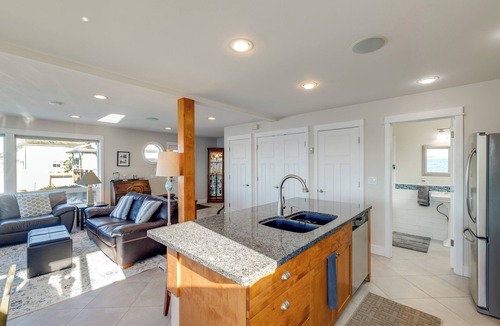 Birch Bay Cottage | Ocean Views & Beach Access at Cottage on Birch Bay