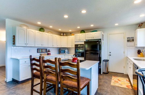 Yachats House | Ocean Views & Tide Pool Access! Yachats!