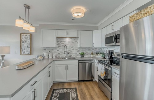 Seaside Condo | Oceanfront 3rd floor Balcony 2 blocks to Turnaround-Work Remotely