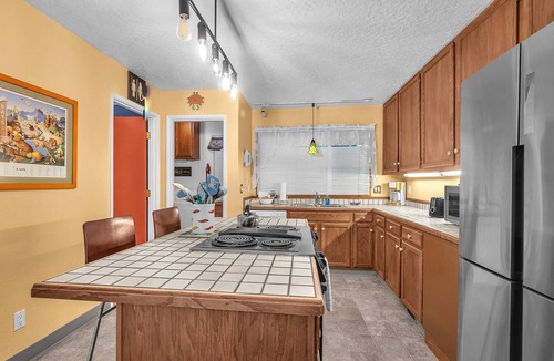 Depoe Bay Condo | Oceanfront Condo with Amazing Balcony Views of Depoe Bay and Spouting Horn