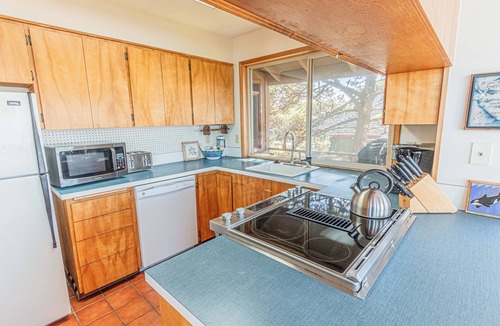 Lincoln City House | Oceanfront Home, Deck, High Windows with Amazing Views, Beach Access Nearby