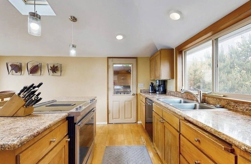 Seal Rock House | Oceanfront Home with Stunning Views & Private Beach Access - Dogs OK