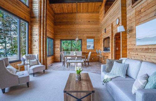 Longbranch House | Oceanfront Retreat, Mount Rainier, King bed, Games