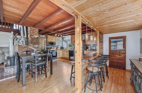 Harbor Cabin | OCEANFRONT Rustic Sunset Cabin with stunning ocean views & staircase to beach!