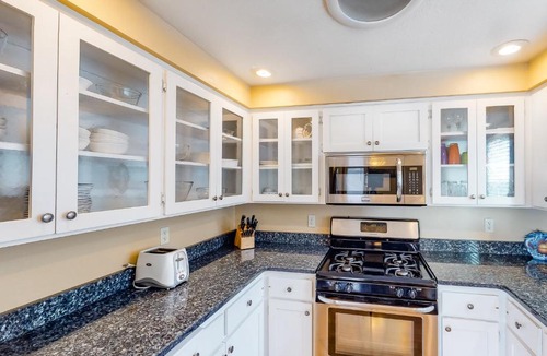Gleneden Beach House | Oceanfront Solitude
