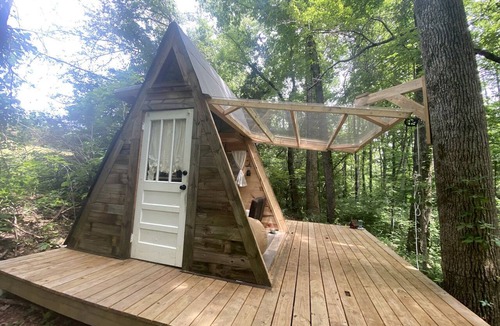 Grandview Cabin | Off-Grid Experience in Cozy Mini A-Frame in Picturesque Tennessee