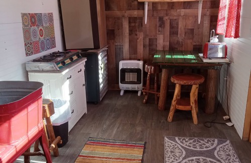 Stites Cabin | Off the Beaten Path -Tranquil 1-bedroom cabin with AC in charming Harpster