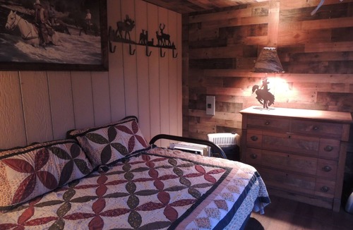 Stites Cabin | Off the Beaten Path -Tranquil 1-bedroom cabin with AC in charming Harpster