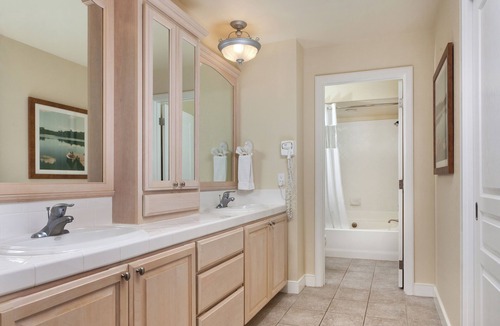 Coeur d'Alene Resort | OFFICIAL LISTING | WorldMark Arrow Point 3BR w/Full Kitchen, Indoor Pool & More
