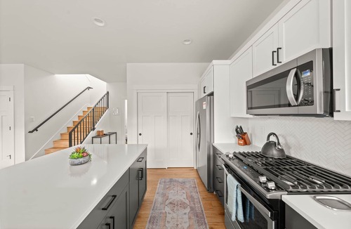 Southern Crossing House | Old Mill Spa Retreat Hot Tub & Sauna Walkable