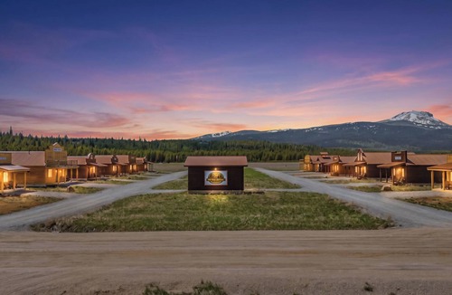 Island Park Cabin | Old West Studio Cabin Near Yellowstone