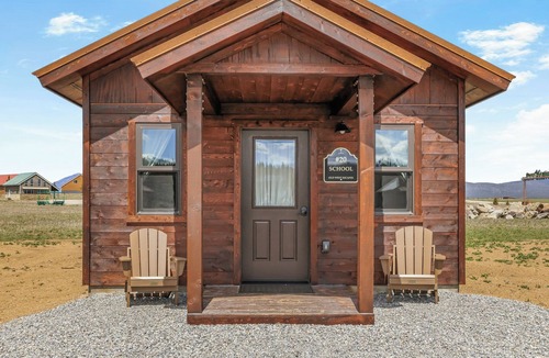 Island Park Cabin | Old West Studio Cabin Near Yellowstone
