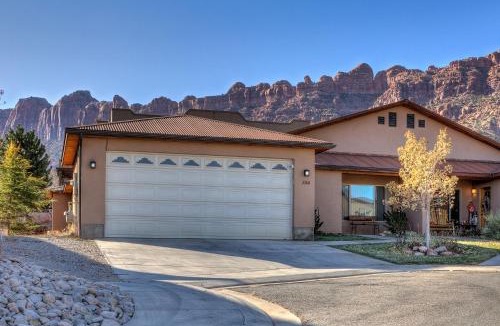 Moab South Valley House | Oleander Place