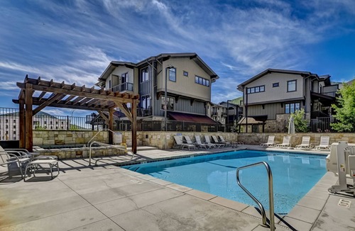 Park City Cottage | Olympia by Avantstayminutes From the Slopes in PC