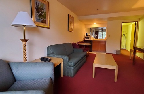 Port Angeles Hotel | Olympic Inn & Suites