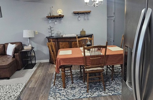 Dent Apartment | OMORPHIA LUXE HIDEAWAY A beautifully curated hidden sanctuary in Cincinnati