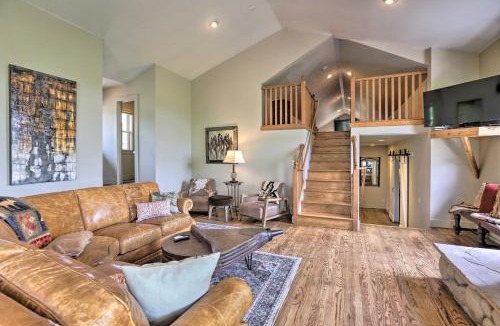 Conifer House | On-Site Hiking Access: Mtn-View Conifer Cabin