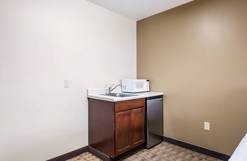 Aberdeen Hotel | On the Budget: Affordable Getaway at GuestHouse Montesano! Free Breakfast