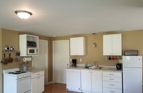 Copemish Apartment | One Bedroom Loft Apartment - five minutes to Crystal Mt resort Pet friendly