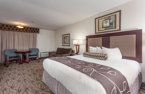 Idaho Falls Resort | ONE MAJESTIC KING UNIT! POOL, HOT-TUB, SPA, PARKING!