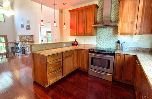 Vancouver House | #Oneofakind 5B Retreat w/Pool table and Sauna