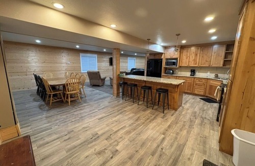 Island Park Cabin | Only 15 min away from Yellowstone- Hidden Haven Lodge