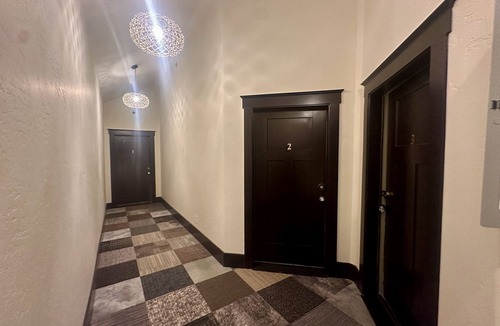 Frontier Apartment | Opera House Suite 2