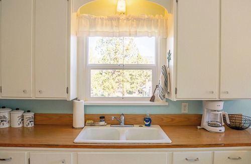 Filer Cottage | Orchard cottage, charming vintage cottage