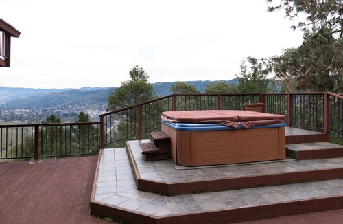 Roseburg House | OREGON HILLTOP RETREAT