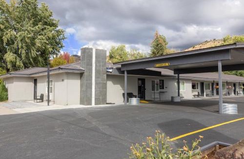 Lakeview Hotel | Oregon Trail Inn and Suites